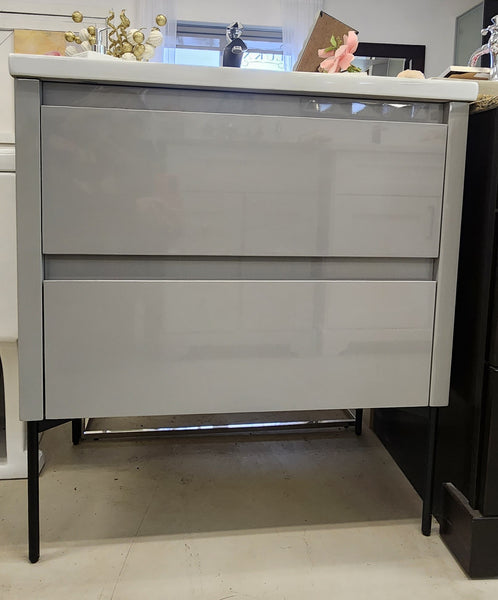 VANITY 32" X 18" with ceramic top, black/chrome faucet and black legs/ Grey Glossy