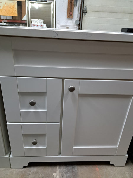 VANITY WHITE WITH CARRERA QUARTZ TOP (3 HOLES) AND SINK $ 600