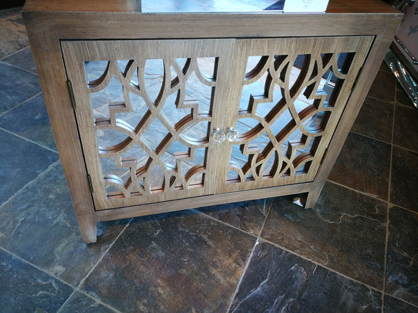 BEAUTIFUL MIRRORED CABINET/WOOD $200
